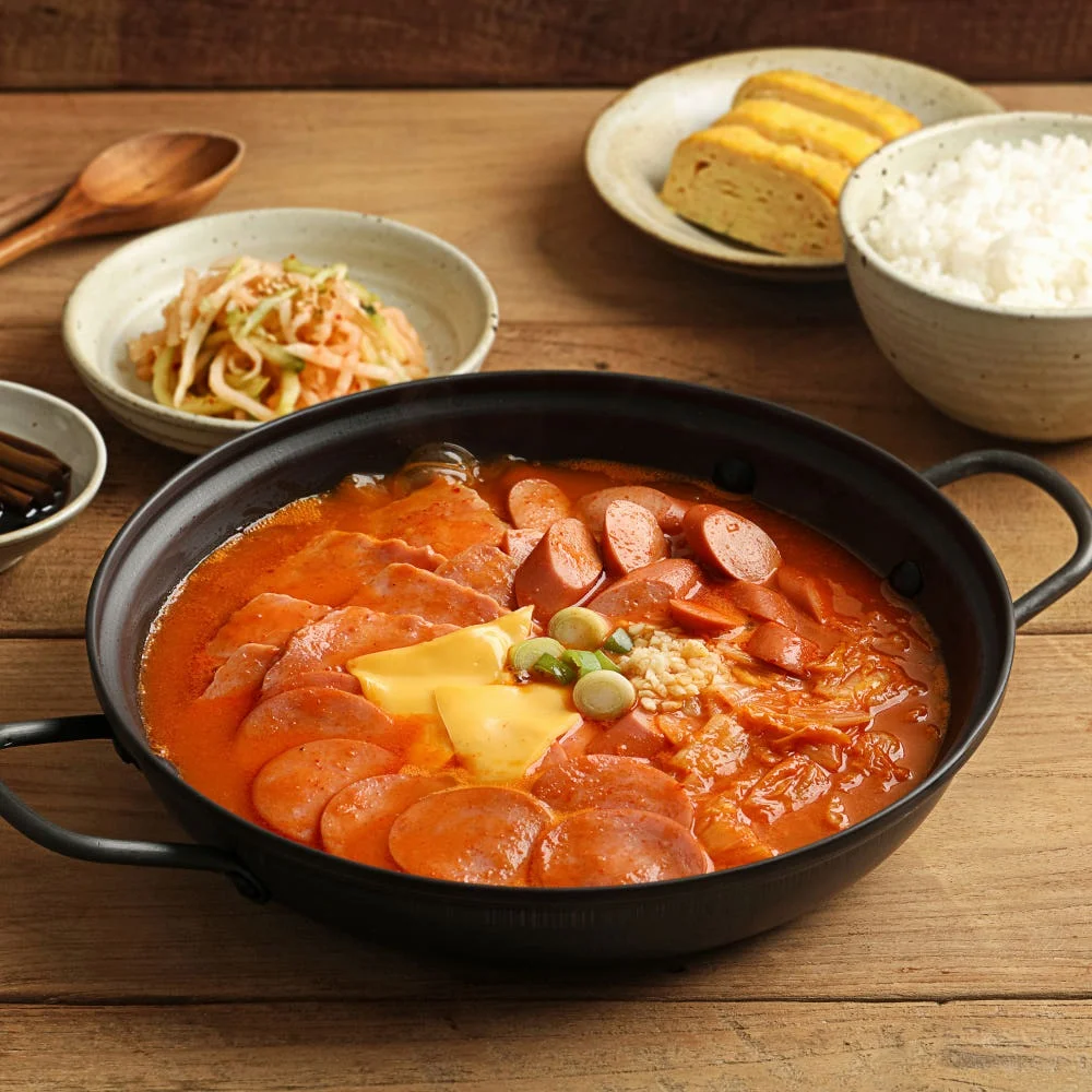 극소수 햄 폭탄 부대찌개 밀키트 국내산 소세지 1인분 혼밥 야식 캠핑 택배 수제 간편식 [원산지:상세설명에 표시] 상세 이미지 2