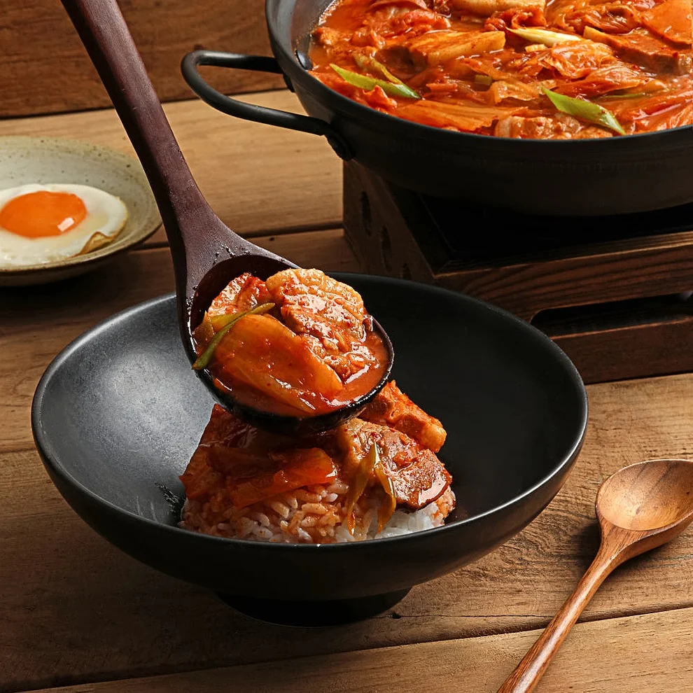 극소수 돼지 김치찌개 밀키트 국내산 묵은지 1인분 얼큰 혼밥 푸짐 야식 캠핑 간편 짜글이 [원산지:상세설명에 표시] 상세 이미지 2
